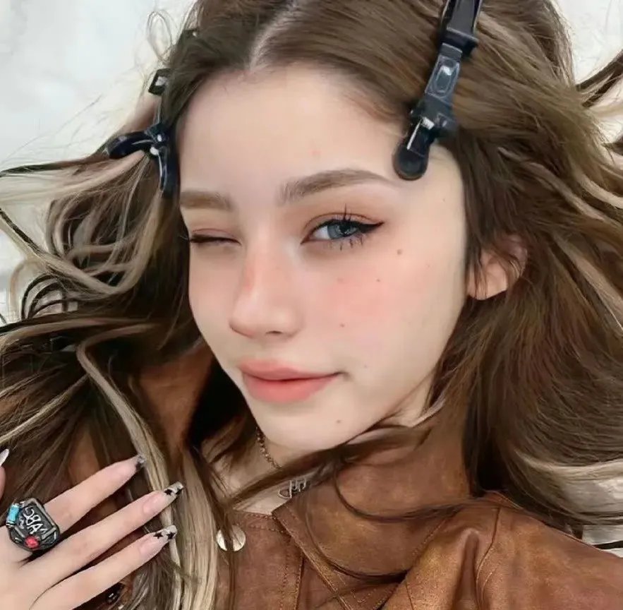 鬼马靓仔俏特务
